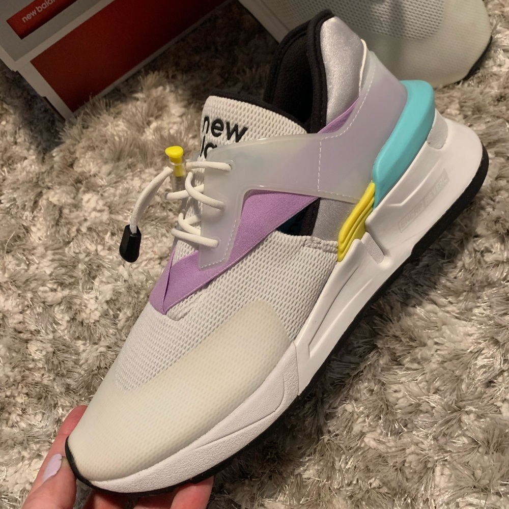 New Balance Retro Style Sneaker